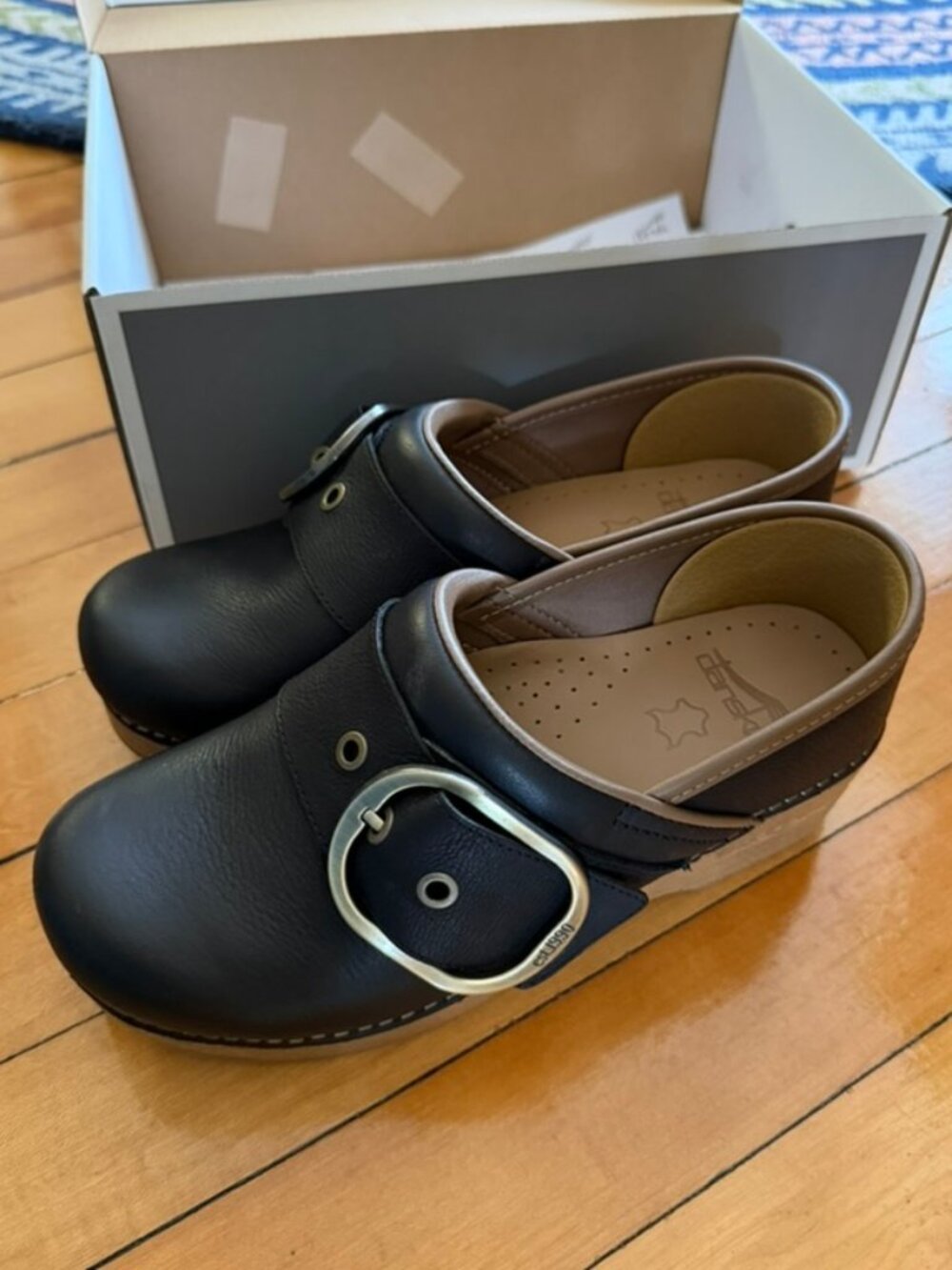 Dansko Pearson Black Tumbled Clog NWT